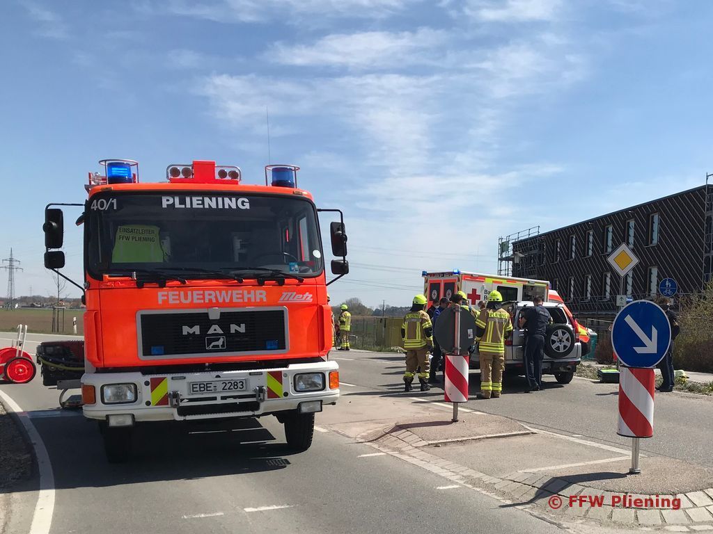 Verkehrsunfall PKW gegen Traktor in Landsham –&nbsp;26.04.2021