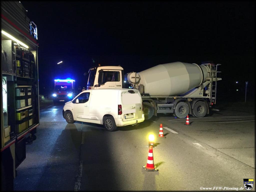 Betonmischer kollidiert mit PKW – 04.11.2021