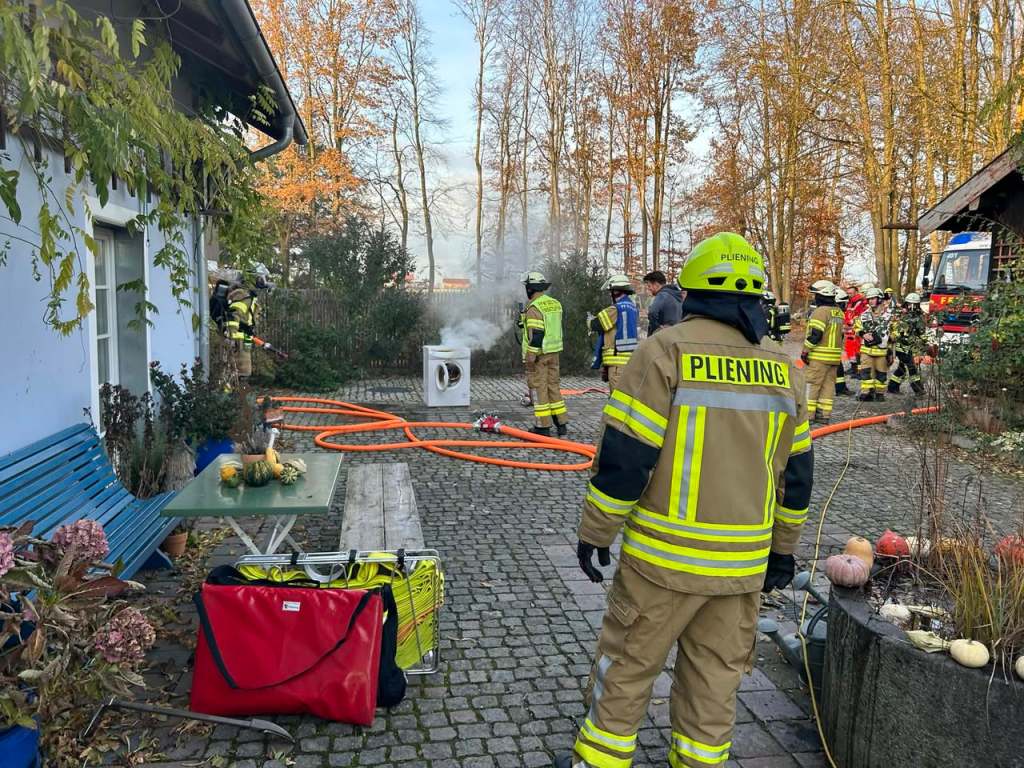 Einsatz bei einem Wäschetrocknerbrand auf einem landwirtschaftlichen Anwesen, November 2024