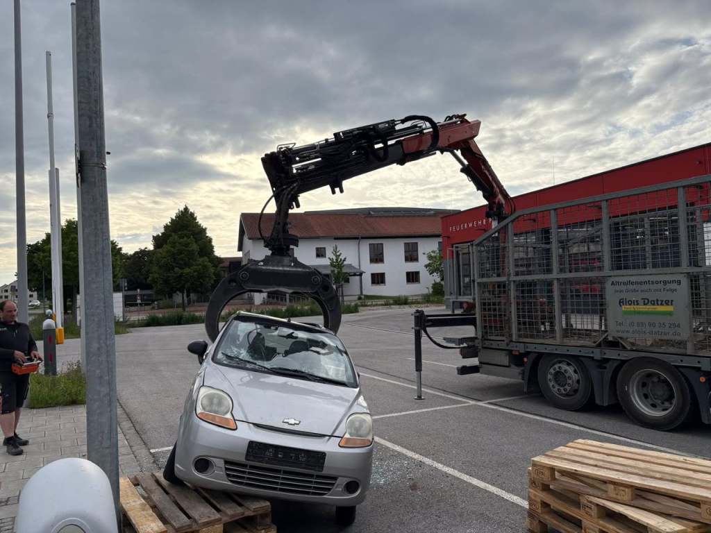 Übung Verkehrsunfall mit Fahrzeugstabilisierung, Mai 2025