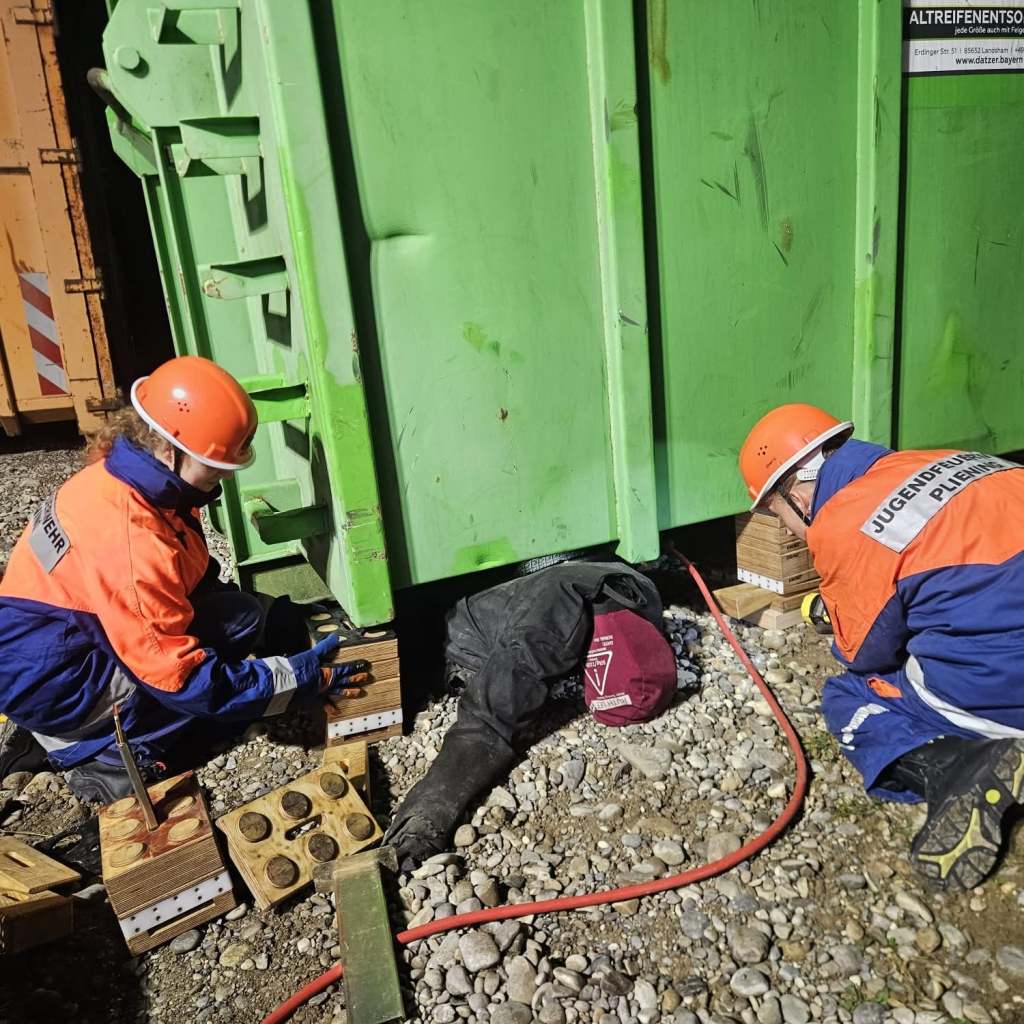 Technische Hilfeleistung: Hebekissen, Ausleuchten und Geschicklichkeit – Bild 3