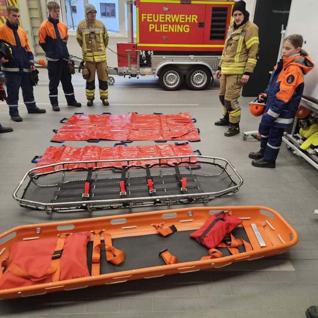 Besuch der Drehleiter der Feuerwehr Poing – Bild 2