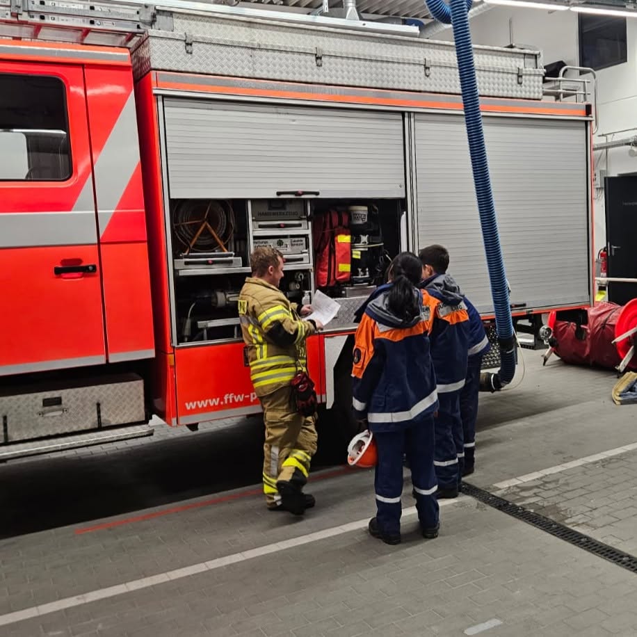 Üben für die Jugendflamme in drei Gruppen – Bild 2