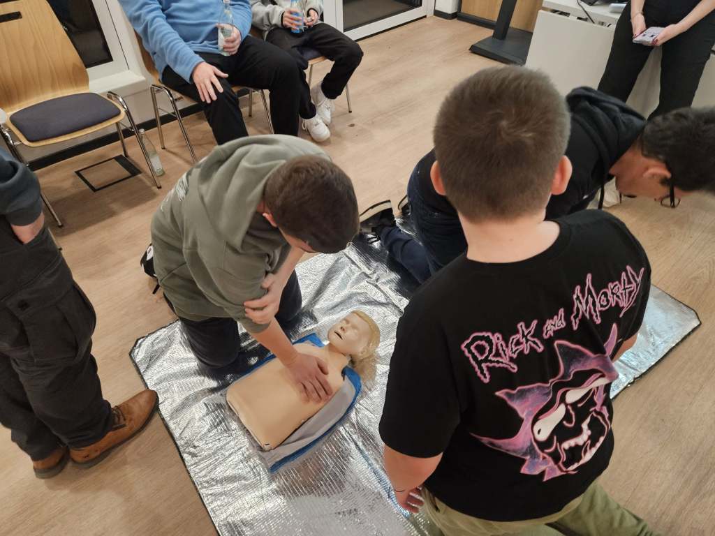Erste-Hilfe-Kurs im Gerätehaus – Bild 3